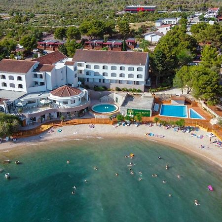 Hotel Miran Pirovac Bagian luar foto