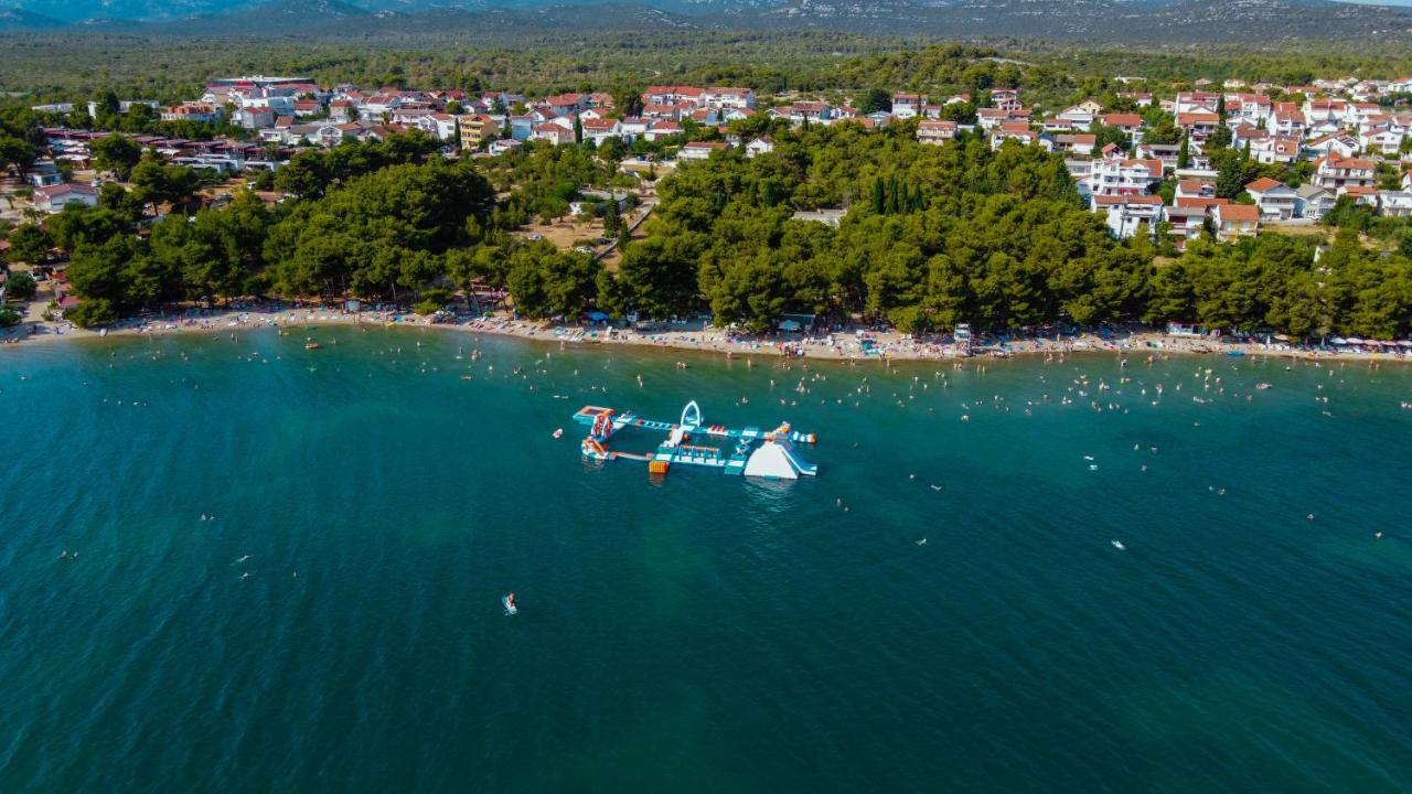 Hotel Miran Pirovac Bagian luar foto